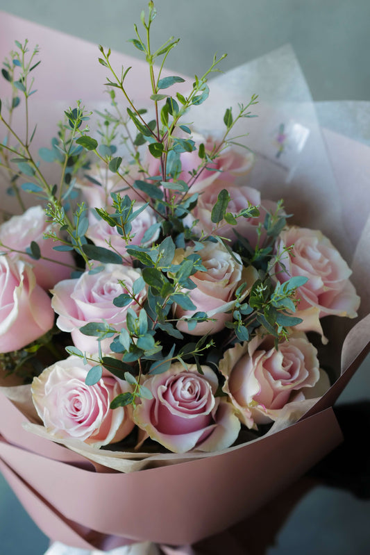 Pink Dozen Roses Bouquet